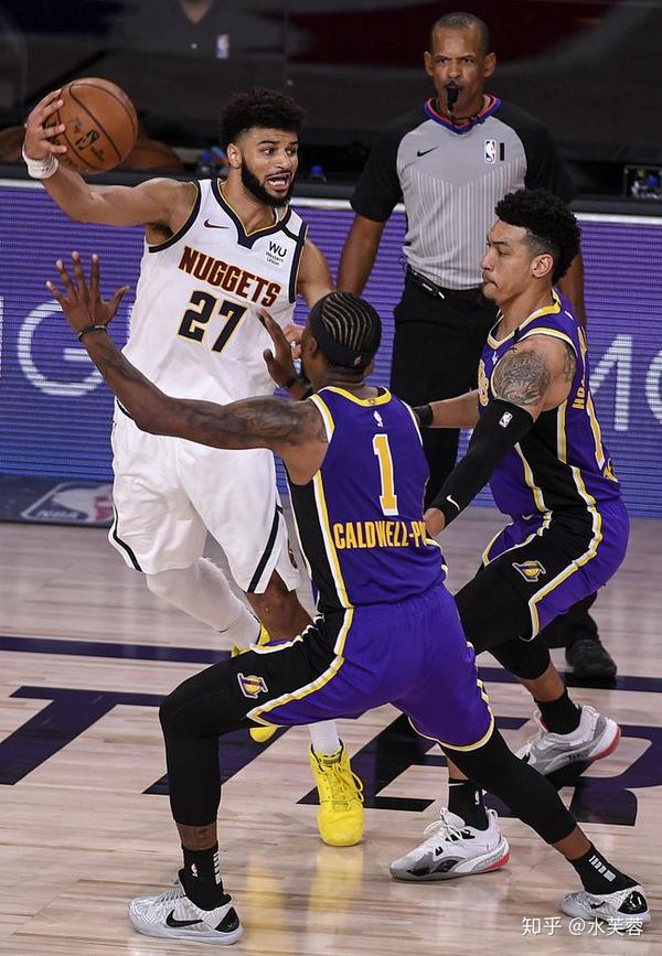 加时末段突围战来临,曼联围绕社区盾手感冰凉,管理层满意,赛季目标并未改变(曼城3241阵型分析) 加时末段突围战来临,曼联围绕社区盾手感冰凉,管理层满意,赛季目标并未改变(曼城3241阵型分析)